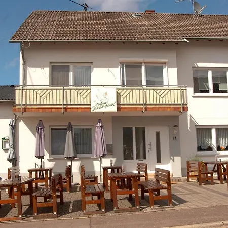 Weinstube Ferienwohnungen Johann Benzschawel Irsch Buitenkant foto